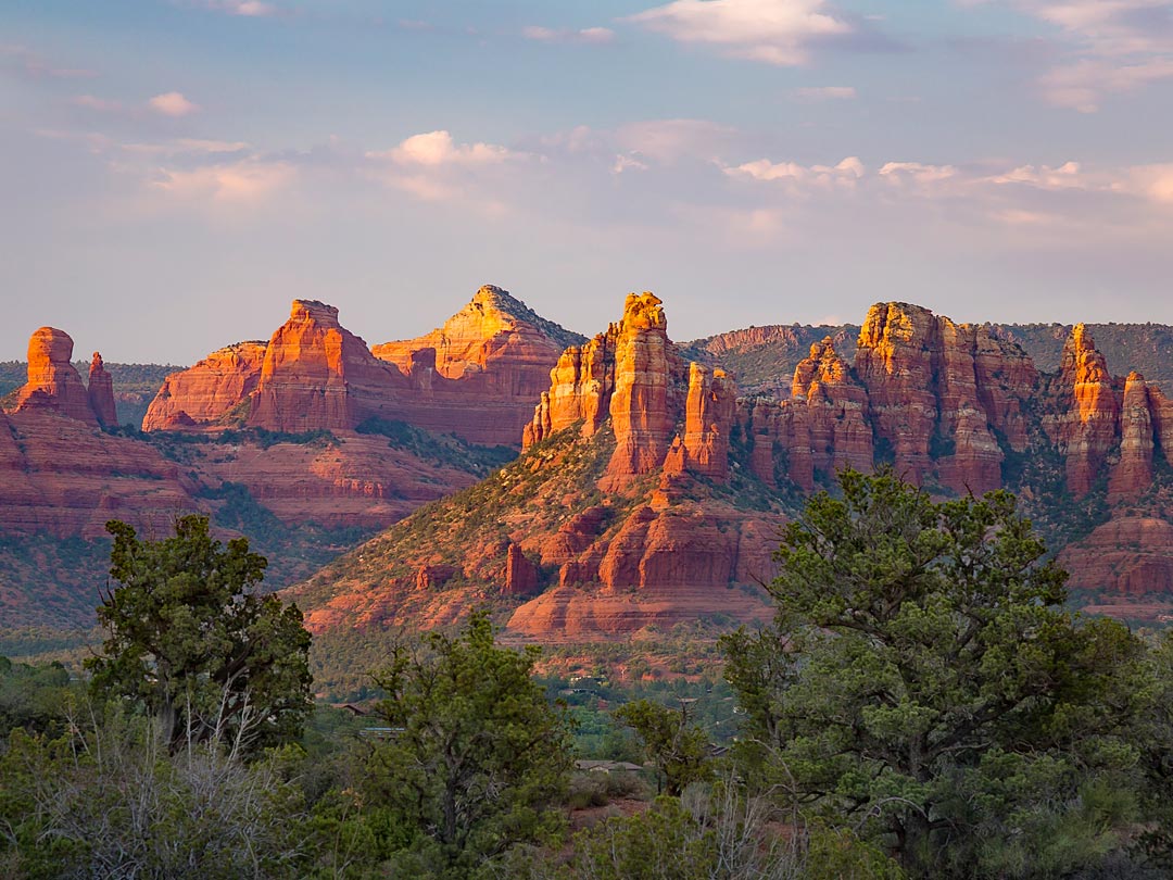 views of mountains in sedona from mystic heights